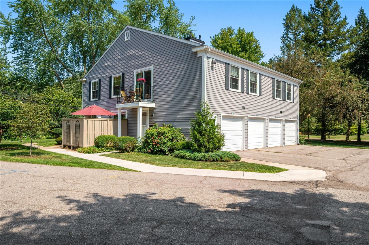 2nd image of 2624 Fenwick Ct, Ann Arbor, MI 48104 | MLS# 70554198