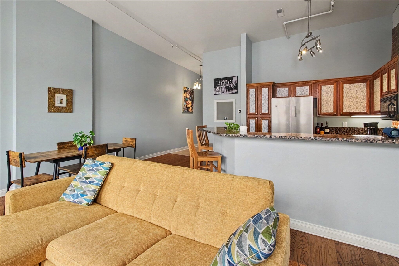 Photo 2 of Condo for sale at 120 W Washington St #I, Ann Arbor, MI 48104 | MLS# 70554199 | Listing updated on 2026-09-19