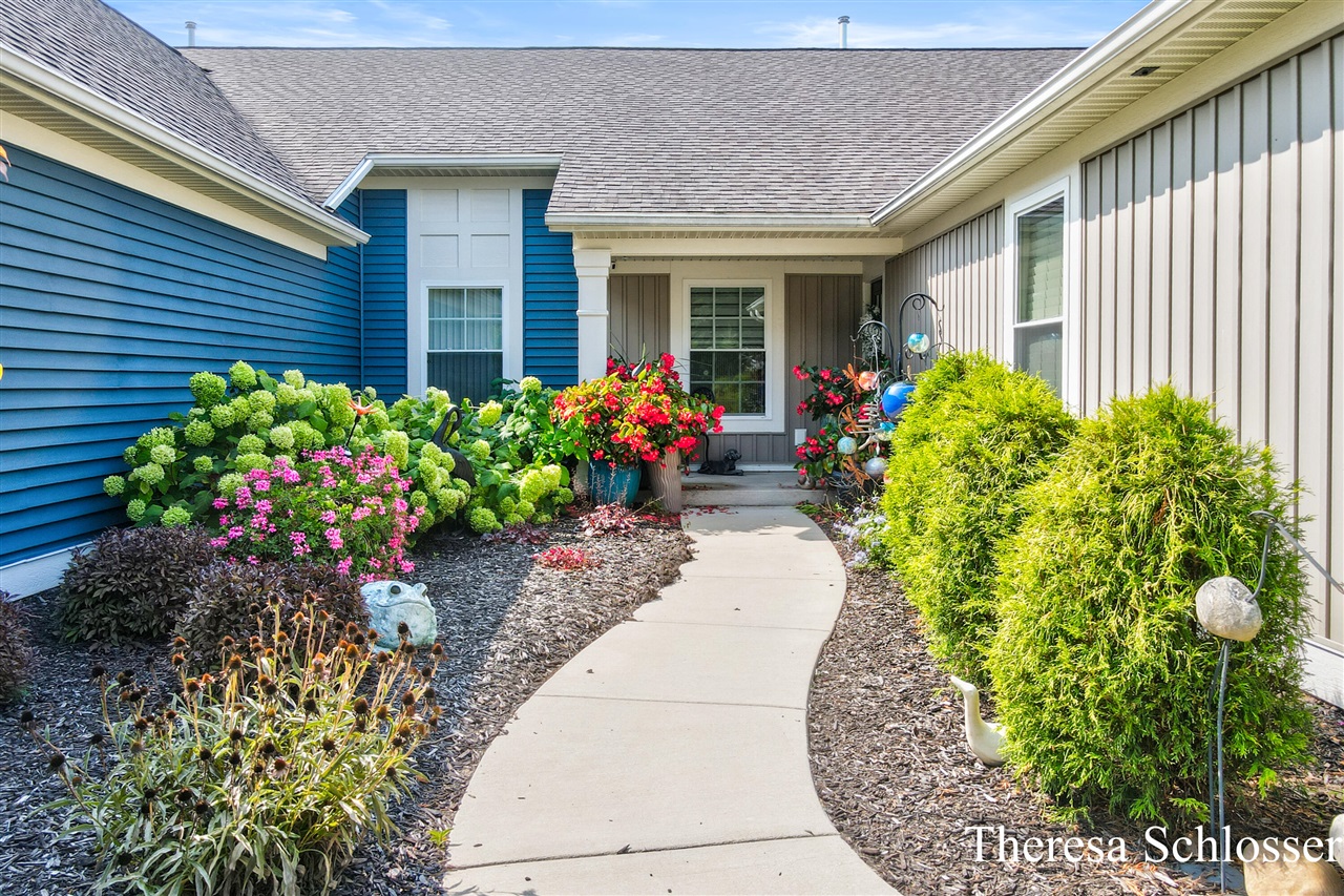 4th image of 944 Bellview Mdw Dr, Byron Center, MI 49315-8333