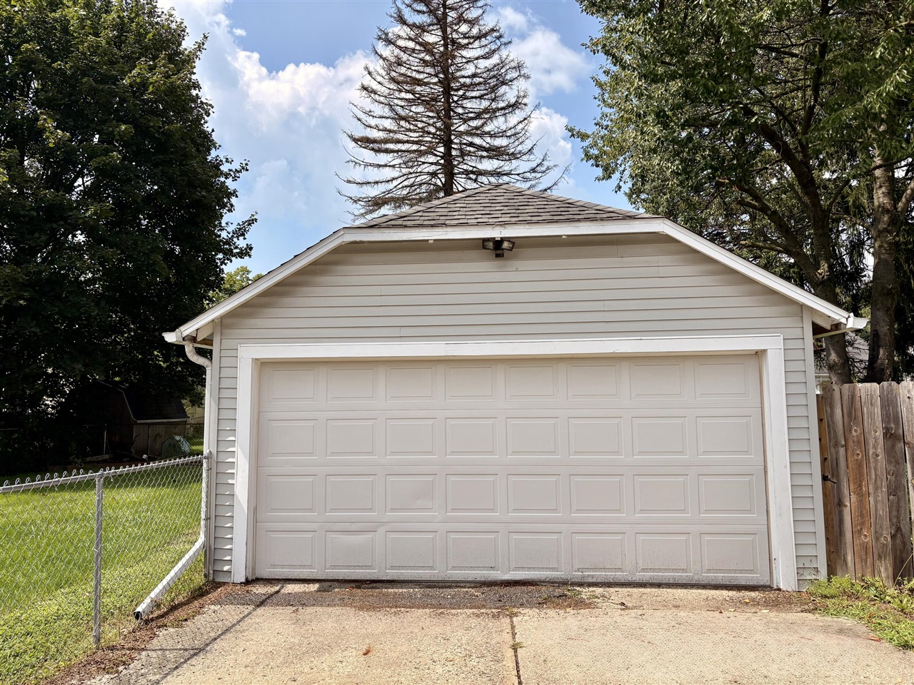 2nd image of 602 Seventh St, Jackson, MI 49203 | MLS# 70554239