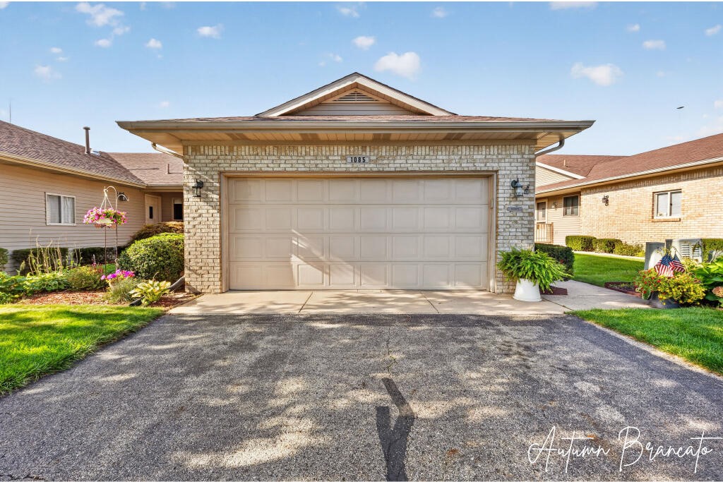 3rd image of 1085 Amber Cove Dr #49, Byron Center, MI 49315 | MLS# 70554250