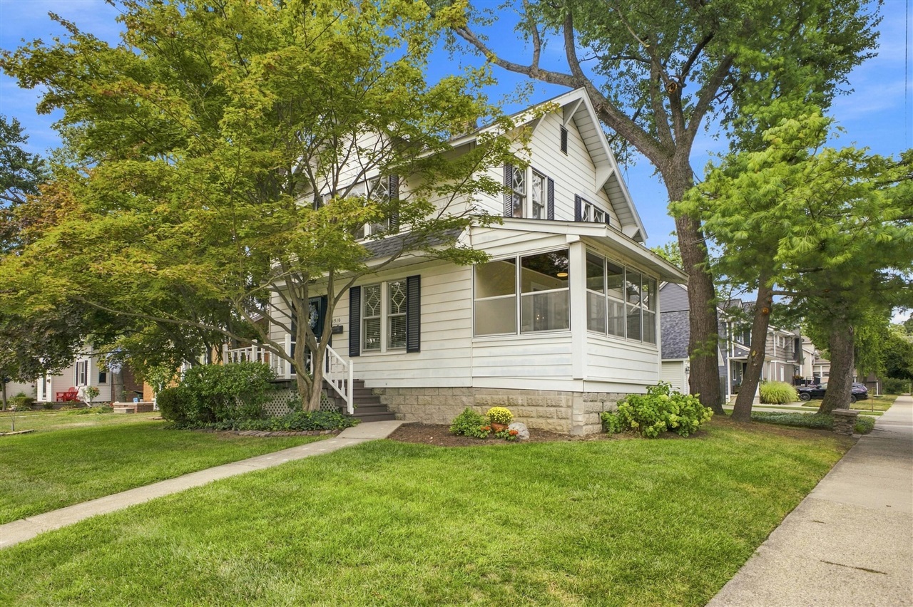 2nd image of 1510 Dorothea Rd, Berkley, MI 48072 | MLS# 70554291