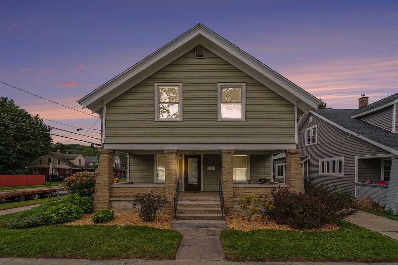 Photo 1 of Single family home for sale at 641 Lincoln Ave, Grand Rapids, MI 49504 | MLS# 70554321 | Listing updated on 2026-10-01