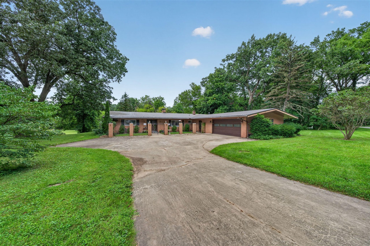 Photo 1 of Single family home for sale at 70506 Sunrise Dr, Edwardsburg, MI 49112 | MLS# 70554330 | Listing updated on 2026-09-21