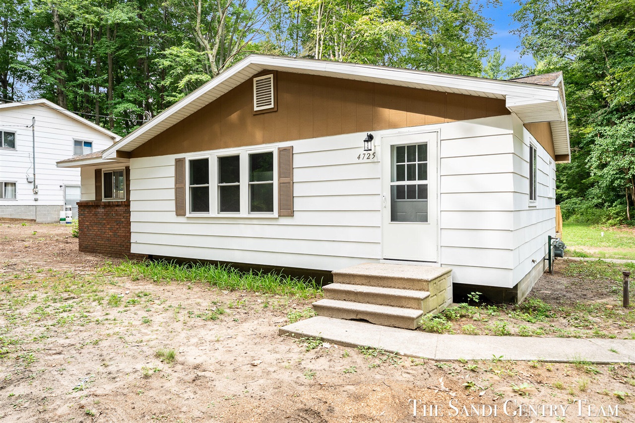 Photo 3 of Single family home for sale at 4725 Orshal Rd, Whitehall, MI 49461 | MLS# 70554334 | Listing updated on 2026-10-06