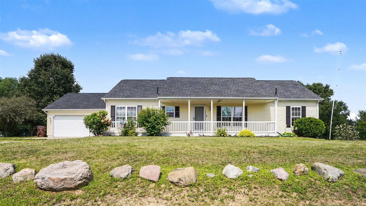1st image of 1082 Azalea Dr, Jackson, MI 49201 | MLS# 70554341