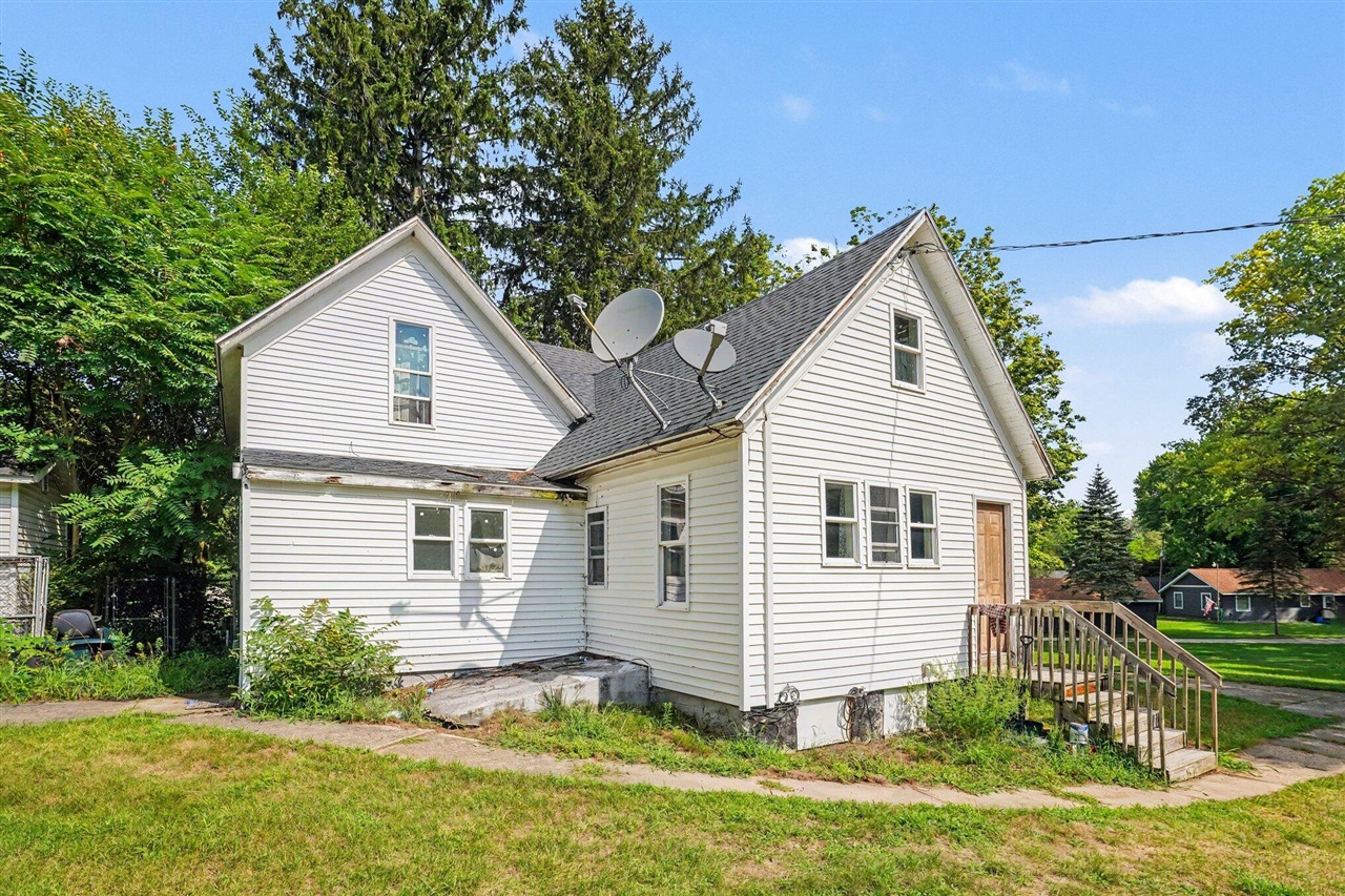 Photo 4 of Single family home for sale at 2379 Dumont Lake Rd, Allegan, MI 49010 | MLS# 70554388 | Listing updated on 2026-09-02