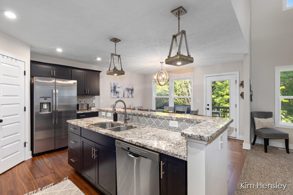 2nd image of 9413 Sunset Ridge Dr, Rockford, MI 49341 | MLS# 70554394