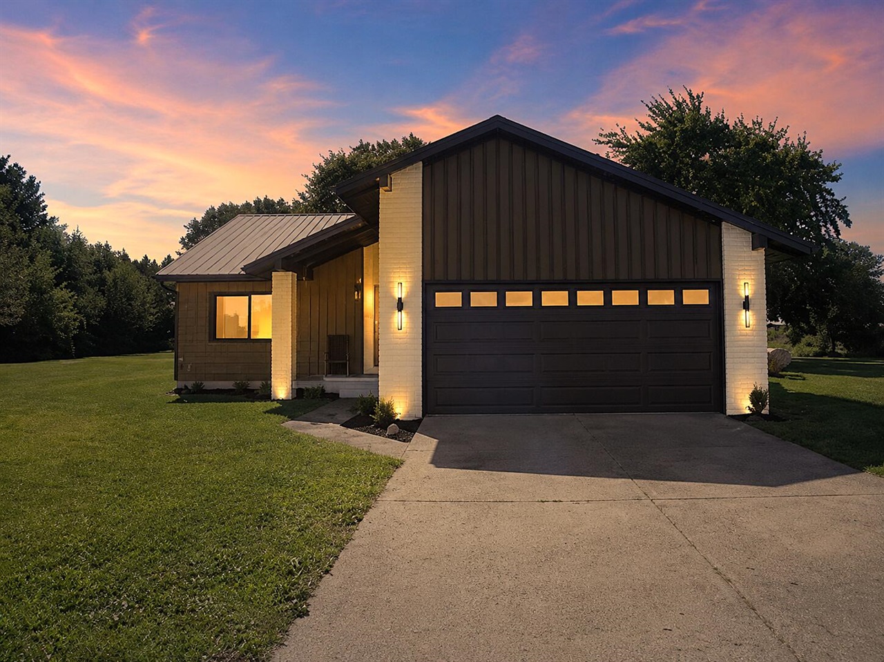 Photo 1 of Single family home for sale at 13805 Riverside Dr, Constantine, MI 49042 | MLS# 70554400 | Listing updated on 2026-09-26