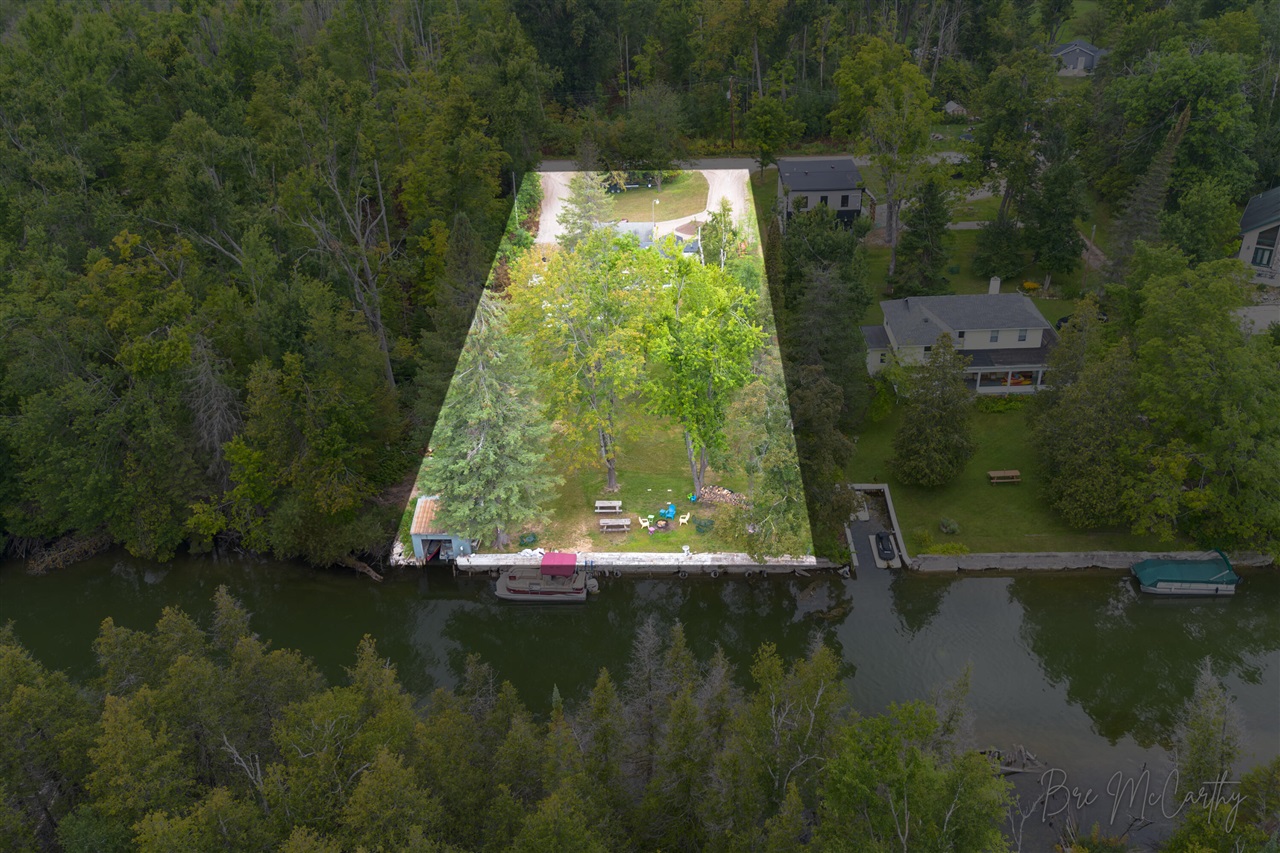 2nd image of 7847 Lake St, Alanson, MI 49706 | MLS# 70554402