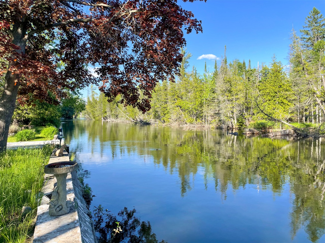 Photo 3 of Single family home for sale at 7847 Lake St, Alanson, MI 49706 | MLS# 70554402 | Listing updated on 2026-09-21
