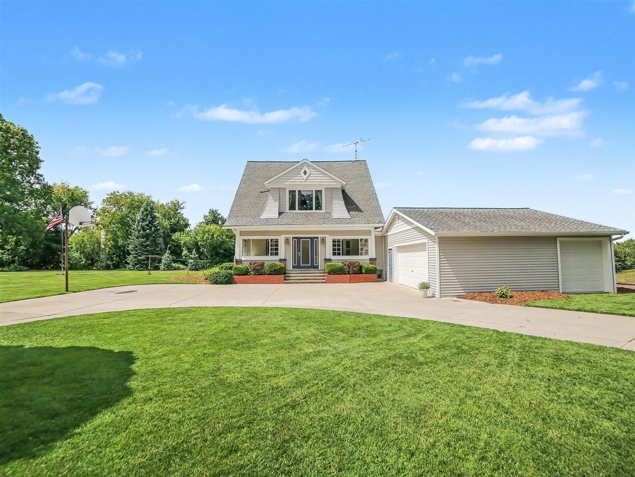 Photo 3 of Single family home for sale at 3338 W Abbey Rd, Hart, MI 49420 | MLS# 70554414 | Listing updated on 2026-09-15