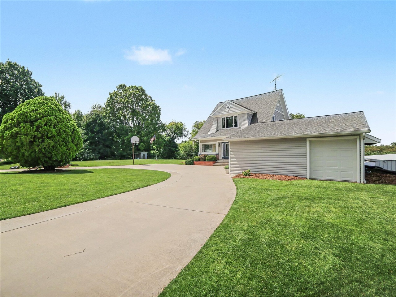 Photo 4 of Single family home for sale at 3338 W Abbey Rd, Hart, MI 49420 | MLS# 70554414 | Listing updated on 2026-09-15