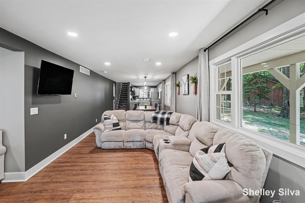 3rd image of 2121 Wolf Lake Dr, Baldwin, MI 49304 | MLS# 70554448