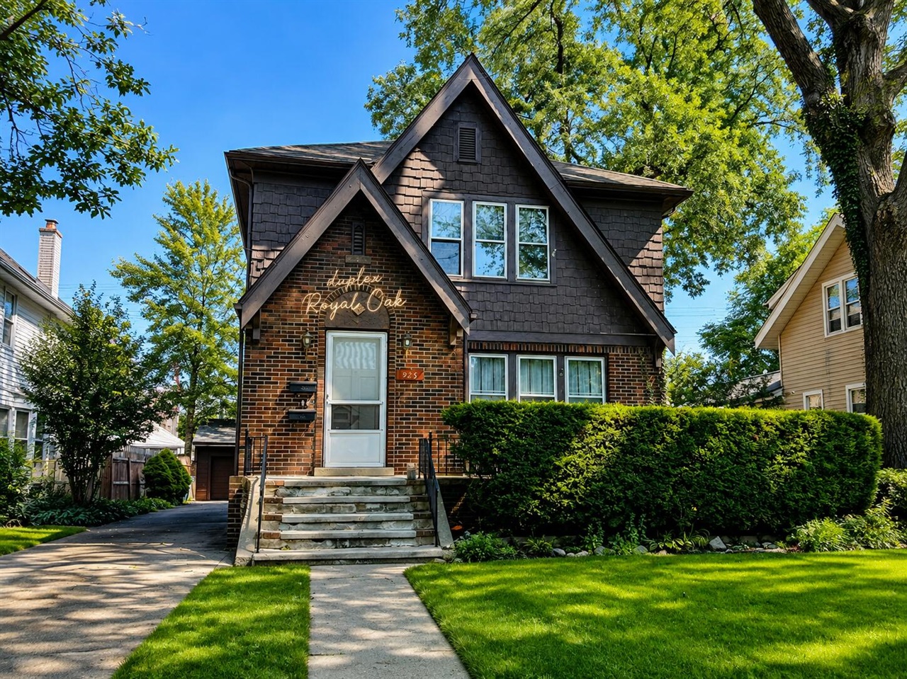 Photo 3 of Multi family home for sale at 925 E 2nd St, Royal Oak, MI 48067 | MLS# 70554452 | Listing updated on 2026-09-30