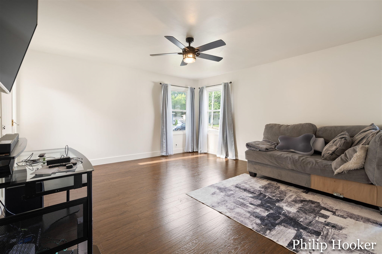3rd image of 1383 Katrina Dr, Kentwood, MI 49508 | MLS# 70554465