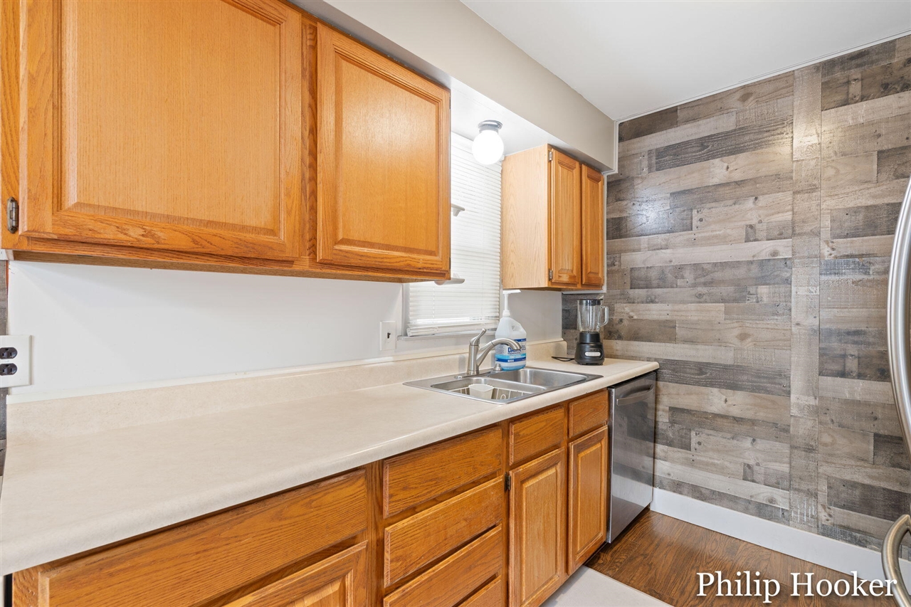 5th image of 1383 Katrina Dr, Kentwood, MI 49508 | MLS# 70554465