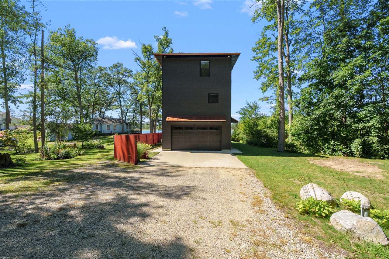3rd image of 6840 Flower Dr, Delton, MI 49046 | MLS# 70554479