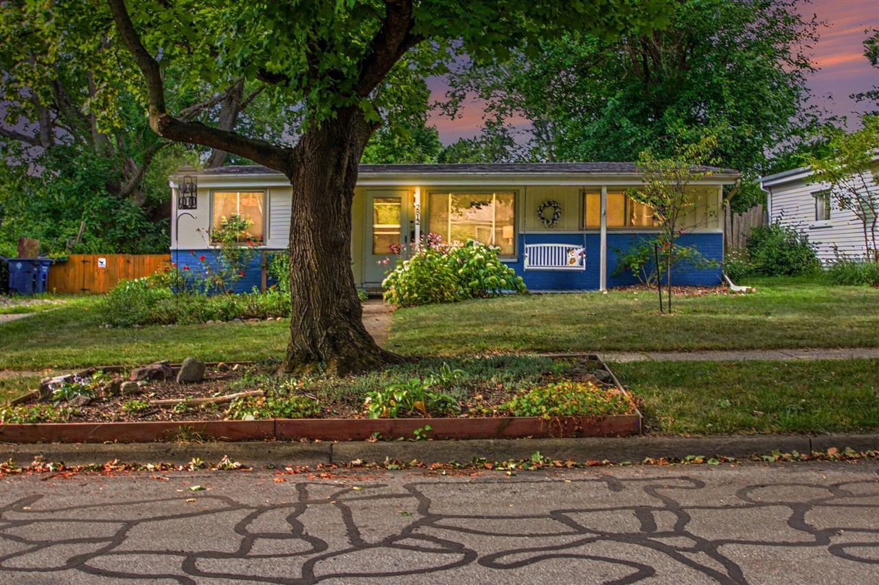 Photo 2 of Single family home for sale at 2812 Cumberland Ave, Ann Arbor, MI 48104 | MLS# 70554480 | Listing updated on 2026-09-21