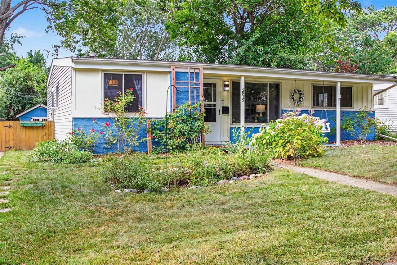 Photo 3 of Single family home for sale at 2812 Cumberland Ave, Ann Arbor, MI 48104 | MLS# 70554480 | Listing updated on 2026-09-21