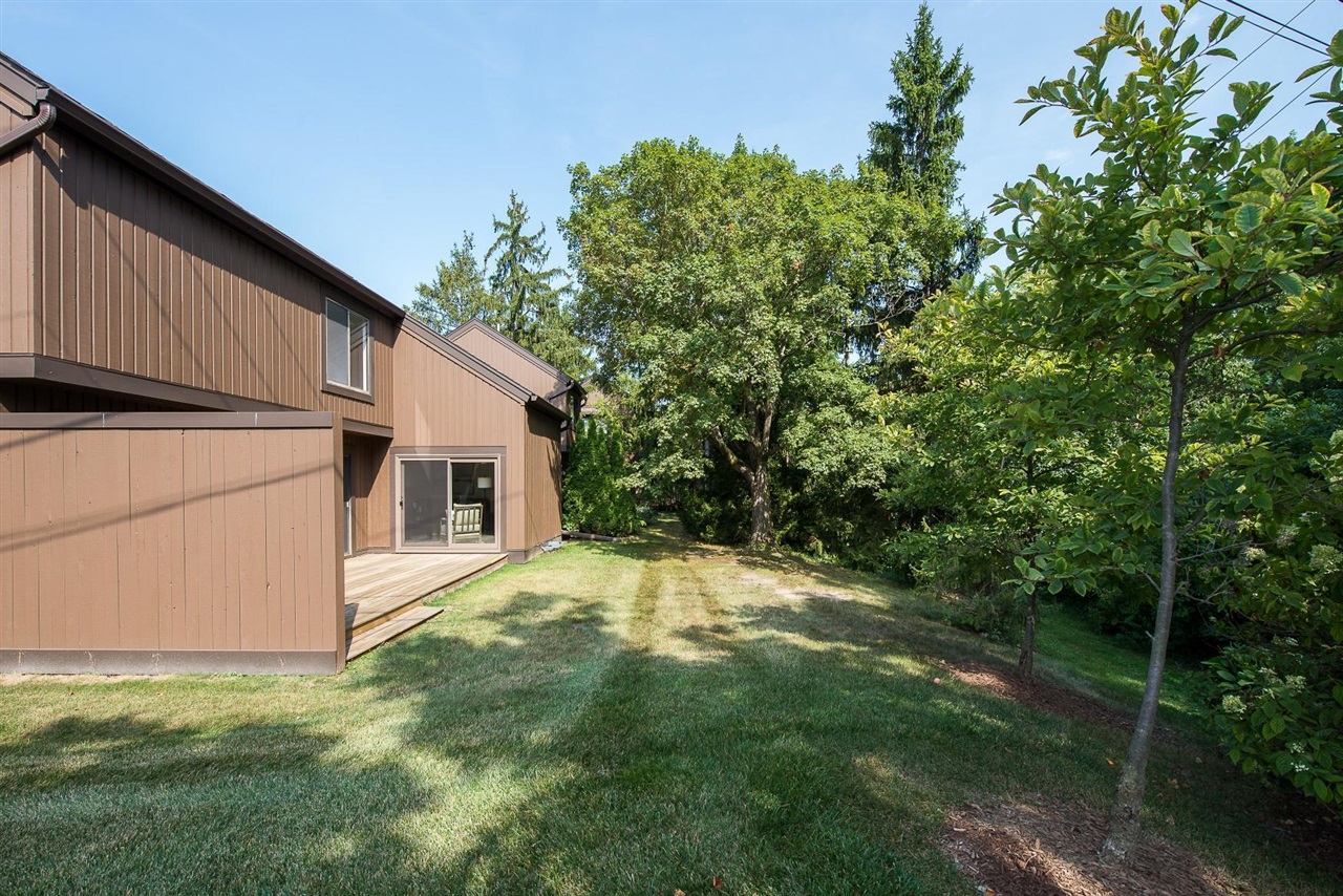 2nd image of 1 Westbury Ct, Ann Arbor, MI 48105 | MLS# 70554492
