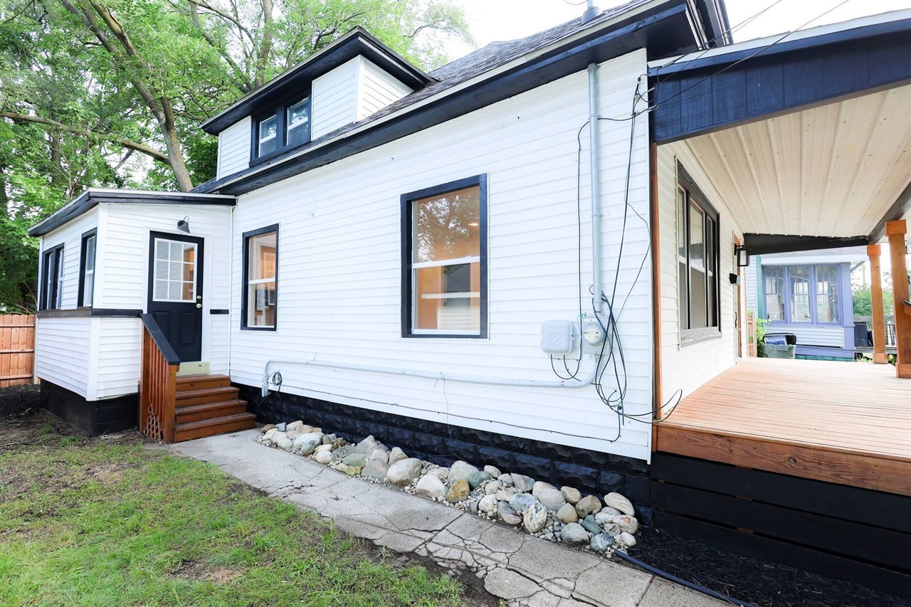 Photo 3 of Single family home for sale at 318 Catherine Ave, Muskegon, MI 49442 | MLS# 70554495 | Listing updated on 2026-09-14