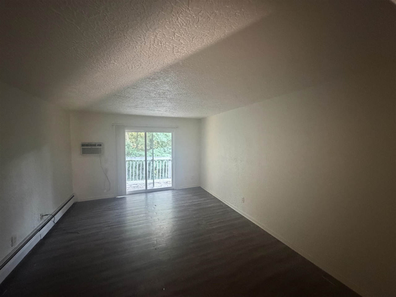 4th image of 1405 Huntington Ave, Kalamazoo, MI 49048 | MLS# 70554504