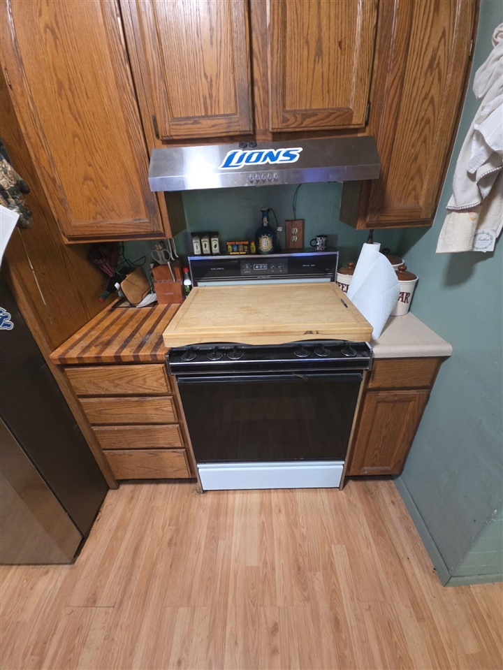Photo 4 of Single family home for sale at 4879 Grand St, Norton Shores, MI 49441 | MLS# 70554510 | Listing updated on 2026-09-16