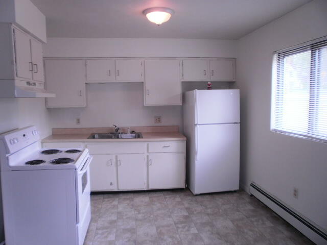 3rd image of 1403 Huntington Ave, Kalamazoo, MI 49048 | MLS# 70554512