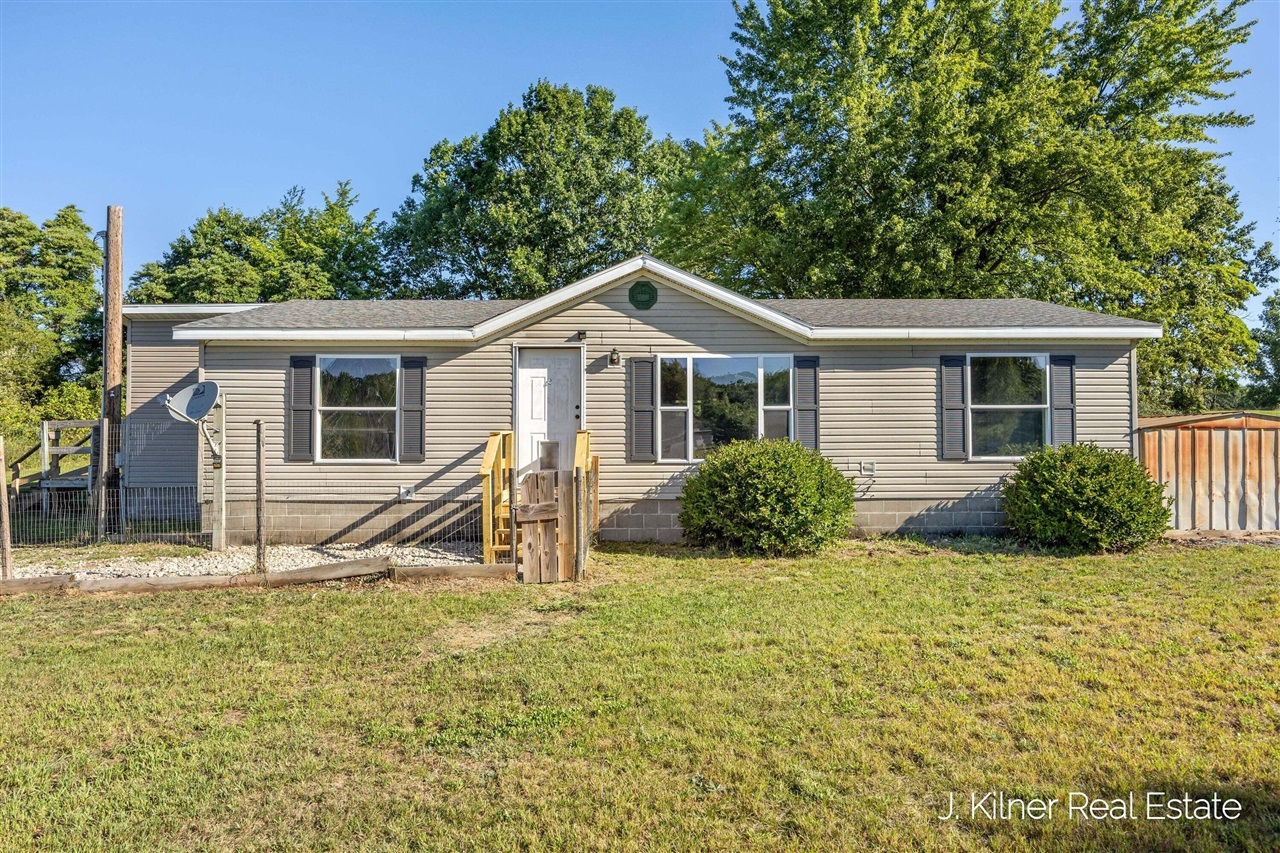 Photo 2 of Sale Pending at 11250 20 Mile Rd, Cedar Springs, MI 49319 | MLS# 70554515 | Listing updated on 2026-09-24