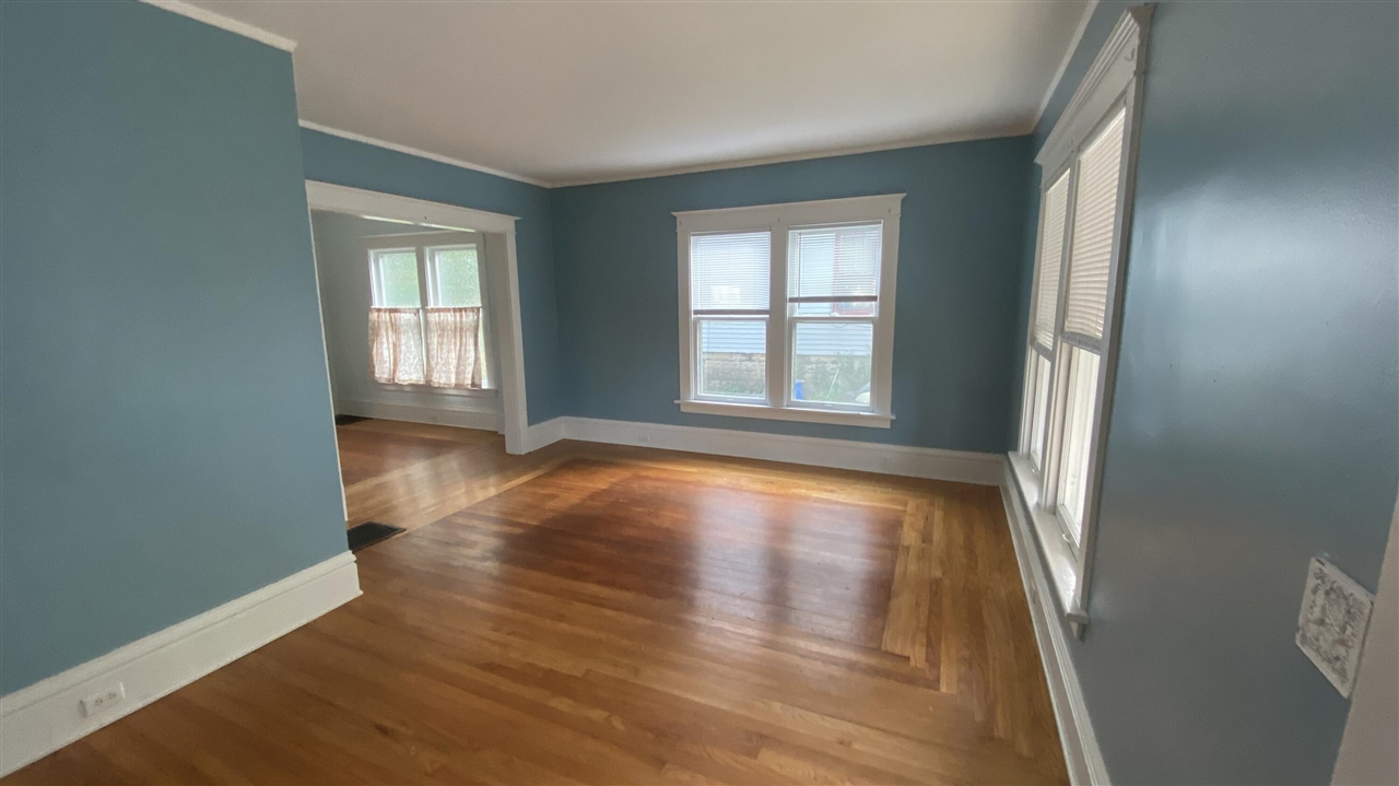Photo 4 of Single family home for sale at 427 Den Adel Ct, Kalamazoo, MI 49001 | MLS# 70554526 | Listing updated on 2026-09-14