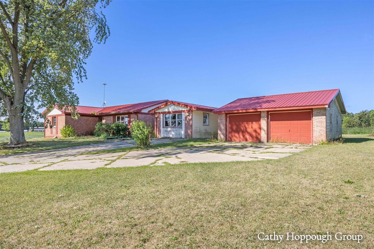 2nd image of 8140 S Sheridan Rd, Sheridan, MI 48884 | MLS# 70554542