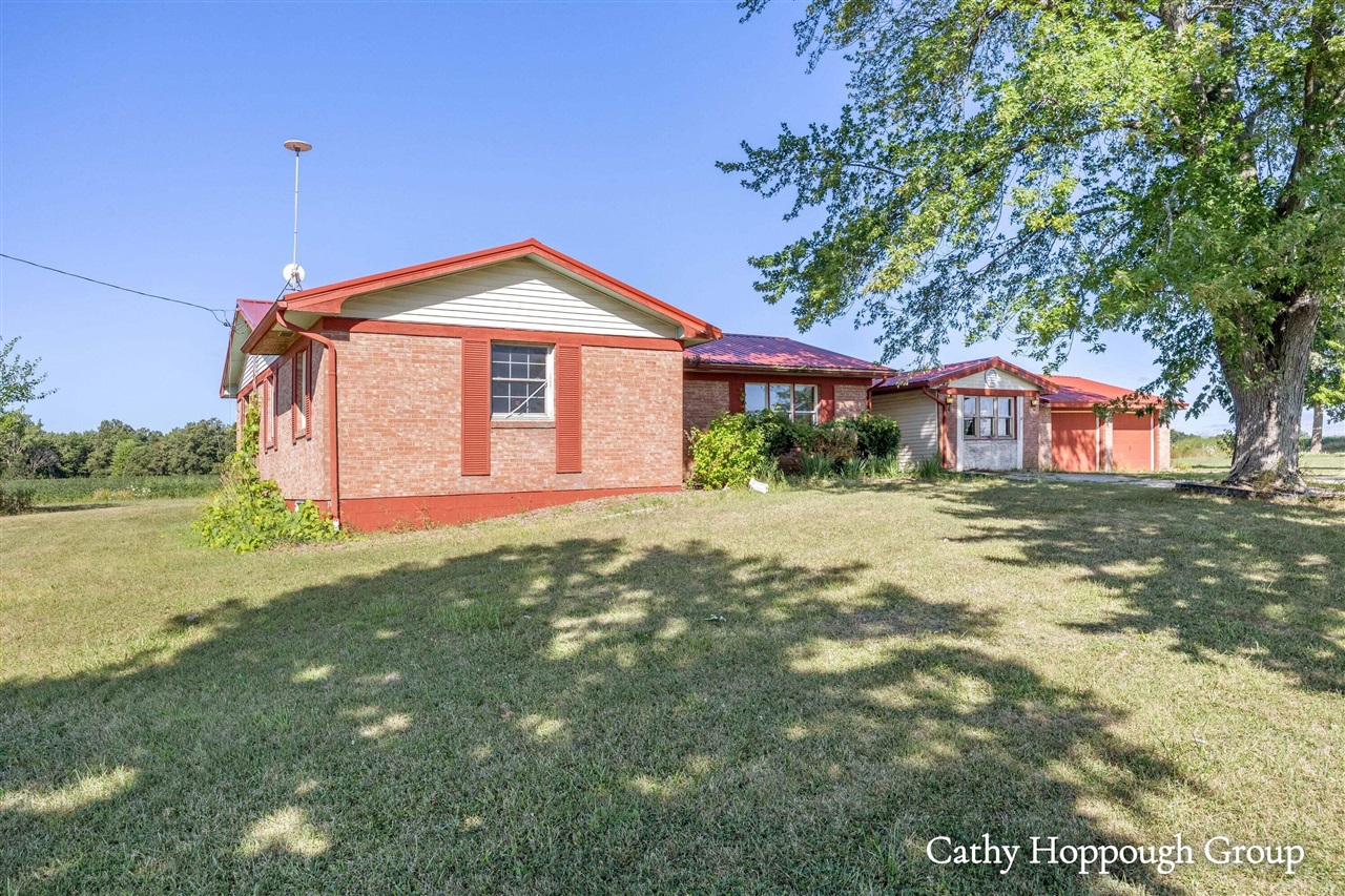 3rd image of 8140 S Sheridan Rd, Sheridan, MI 48884 | MLS# 70554542