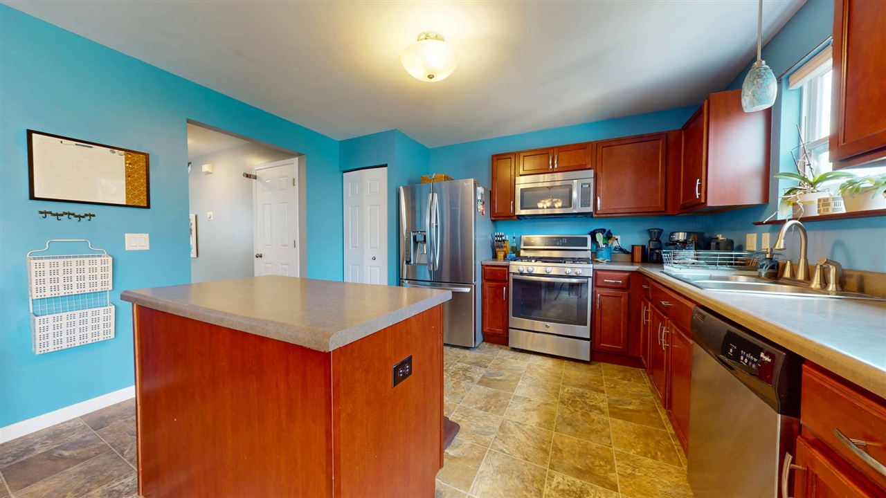 3rd image of 8402 Walnut Hl, Dexter, MI 48130 | MLS# 70554550