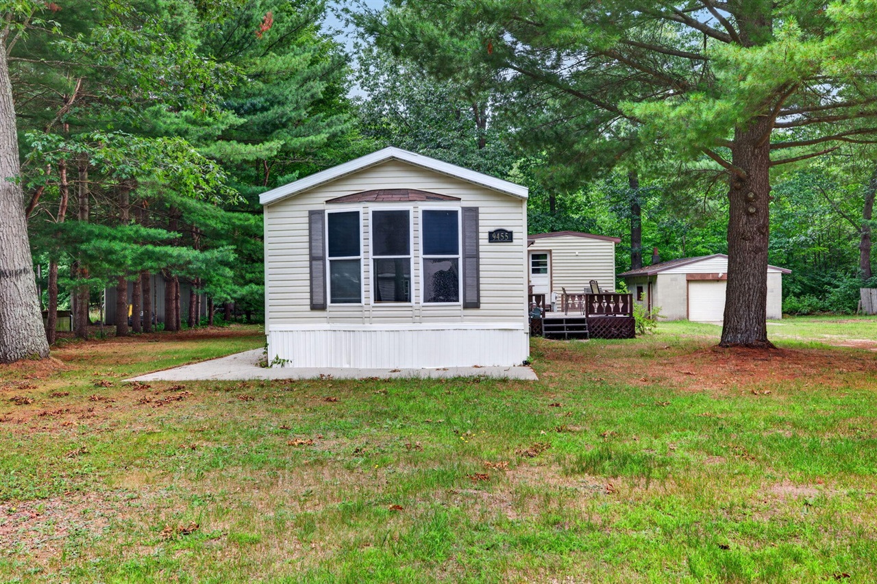 2nd image of 9455 E Lane Dr, Montague, MI 49437 | MLS# 70554551