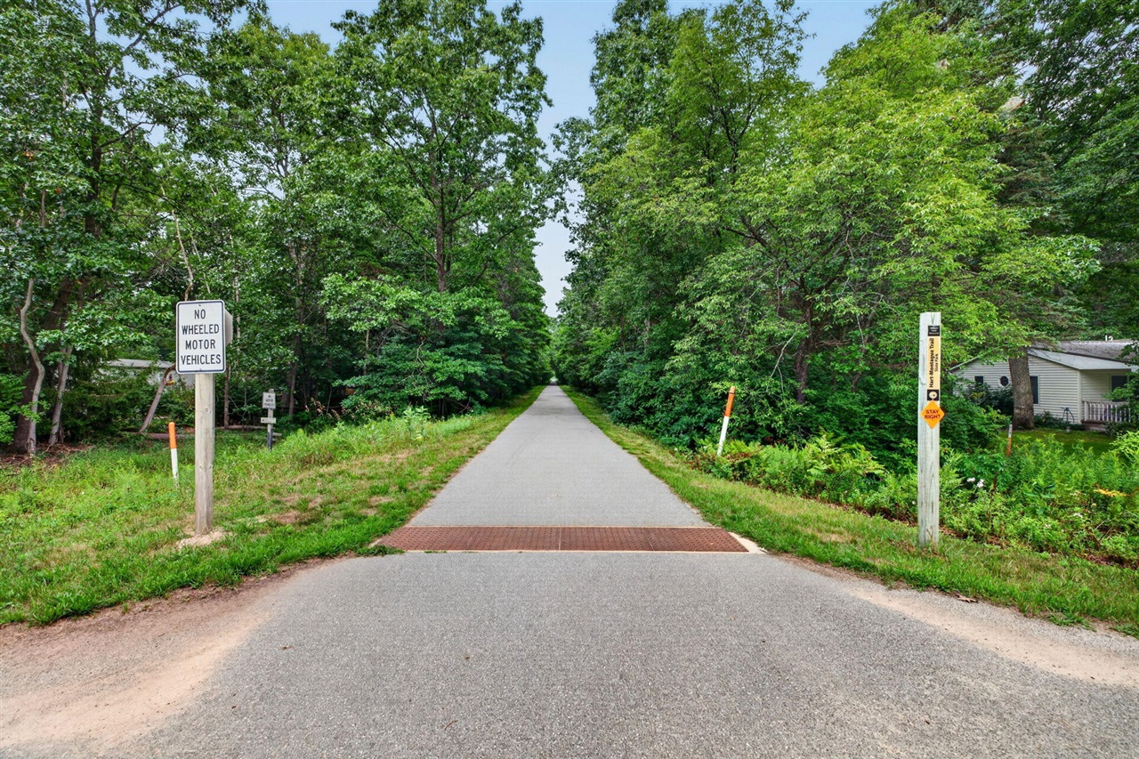 40th image of 9455 E Lane Dr, Montague, MI 49437 | MLS# 70554551