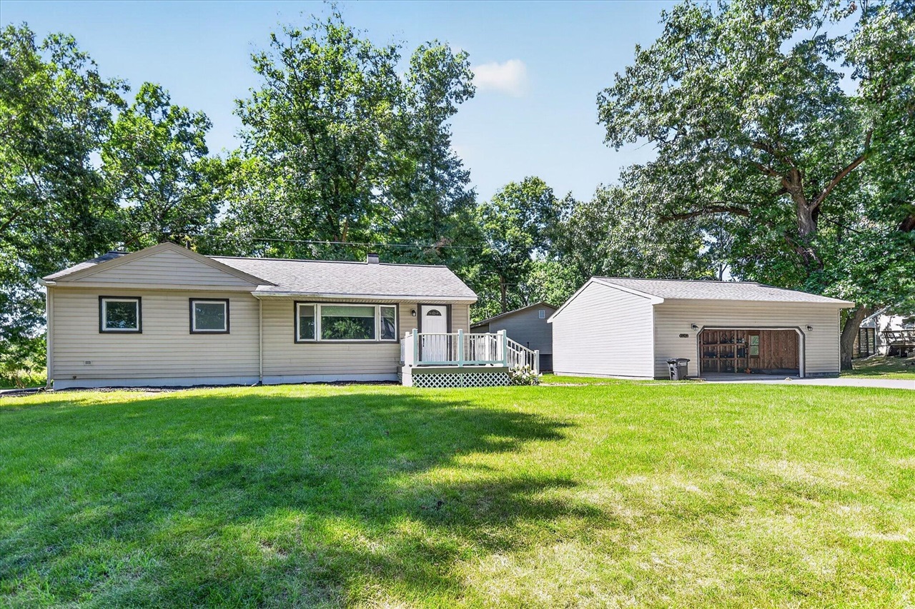 Photo 3 of Single family home for sale at 8929 Robinwood Ct, Jackson, MI 49201 | MLS# 70554557 | Listing updated on 2026-09-15