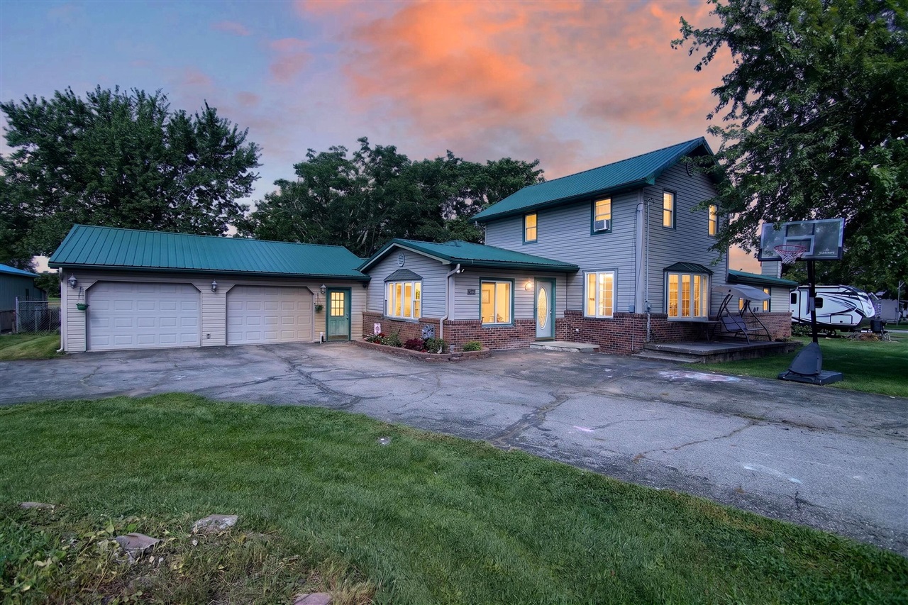 1st image of 10620 Lake St, Somerset Center, MI 49282 | MLS# 70554577