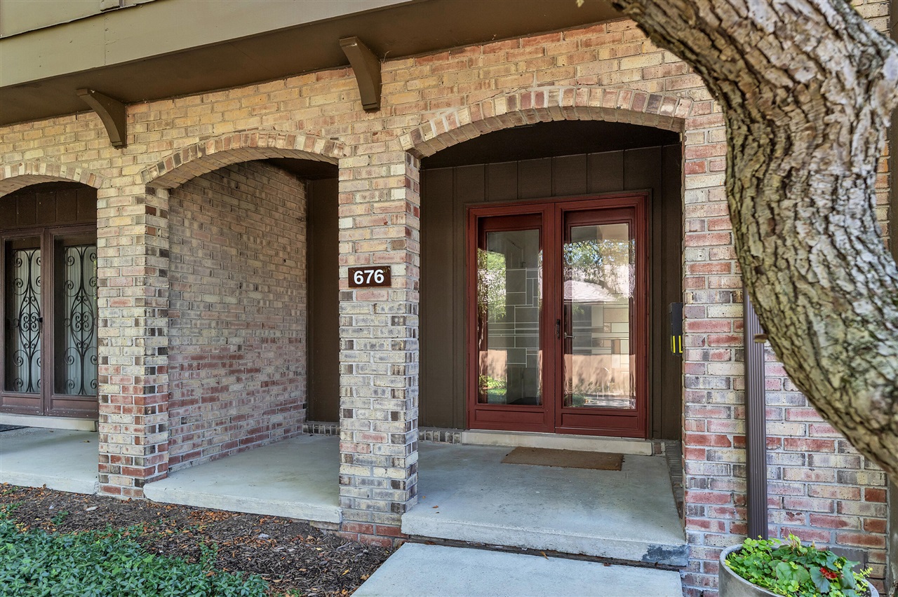 2nd image of 676 Greenhills Dr, Ann Arbor, MI 48105 | MLS# 70554581