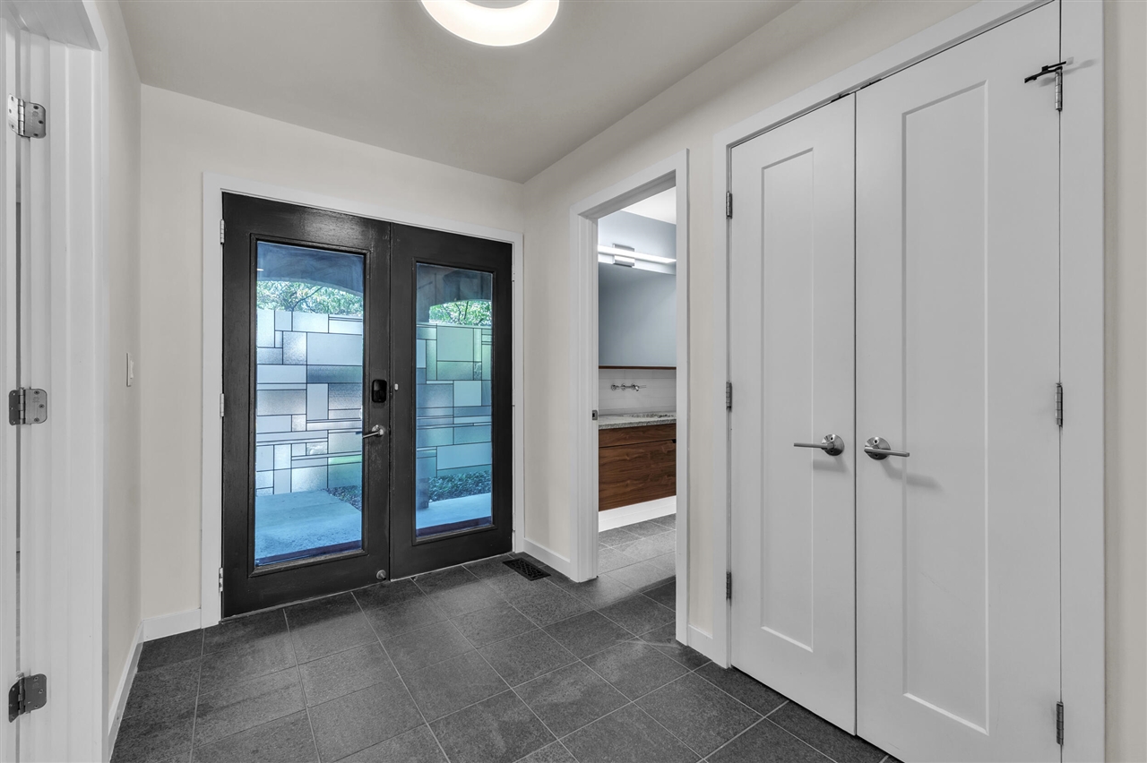 4th image of 676 Greenhills Dr, Ann Arbor, MI 48105 | MLS# 70554581