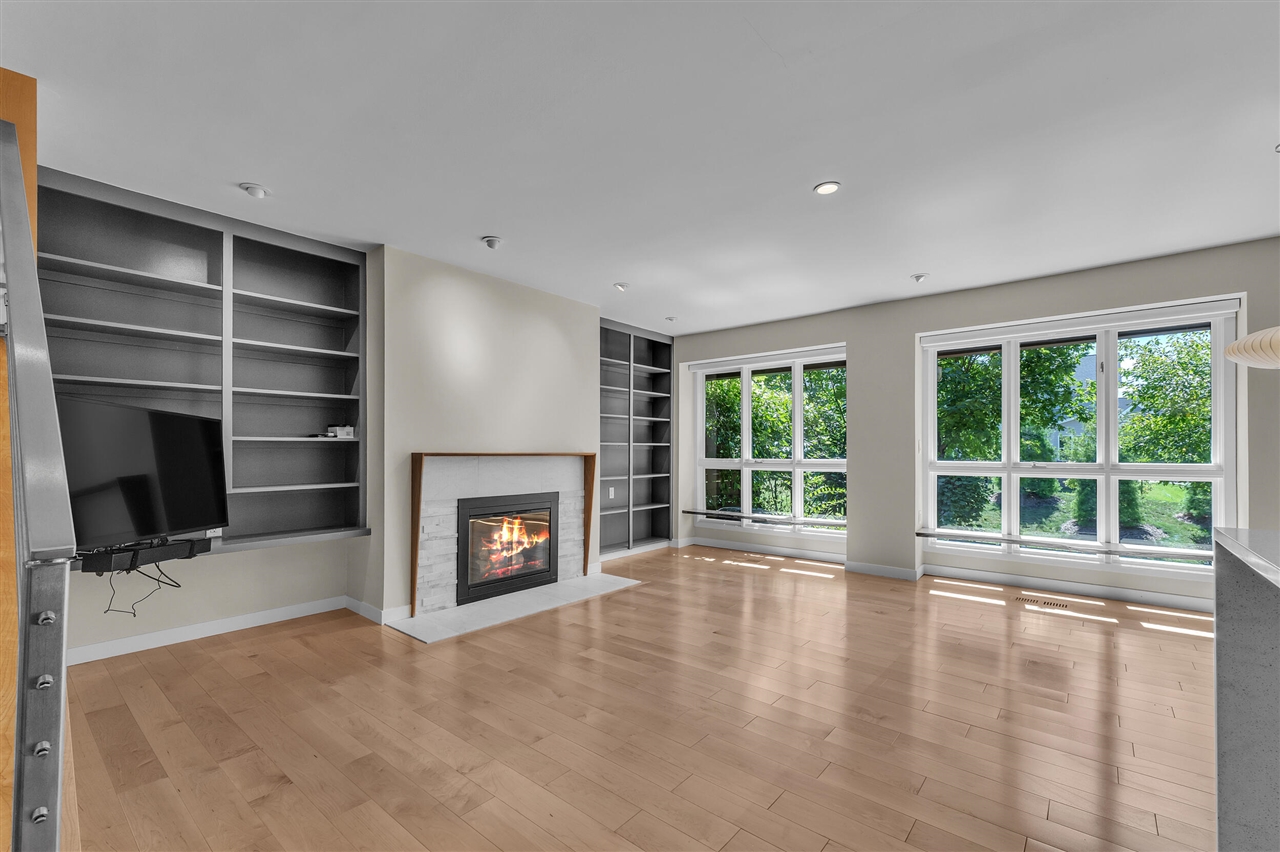5th image of 676 Greenhills Dr, Ann Arbor, MI 48105 | MLS# 70554581