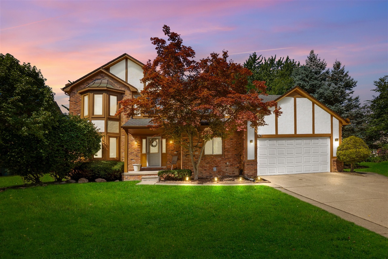 1st image of 3891 Fairfax Dr, Troy, MI 48083 | MLS# 70554588