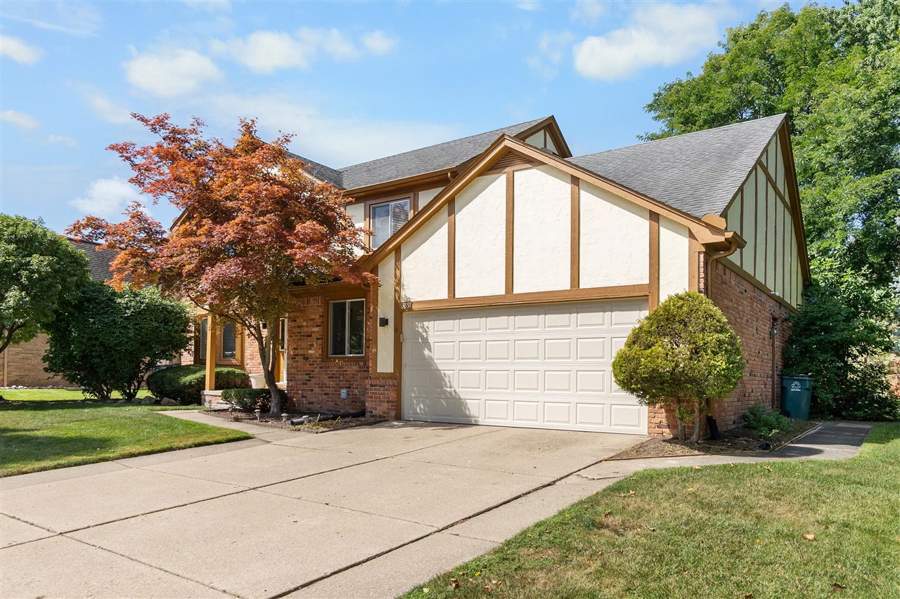4th image of 3891 Fairfax Dr, Troy, MI 48083 | MLS# 70554588