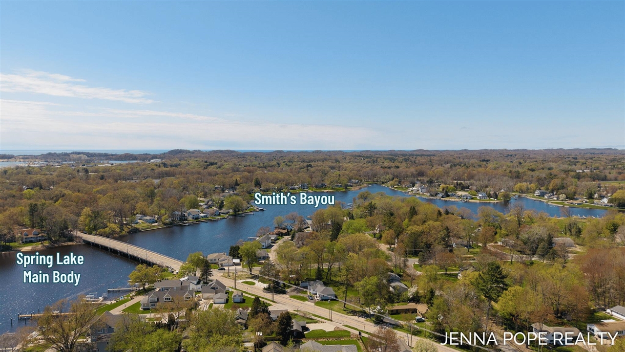 3rd image of 17542 Grand River Ave, Spring Lake, MI 49456 | MLS# 70554615