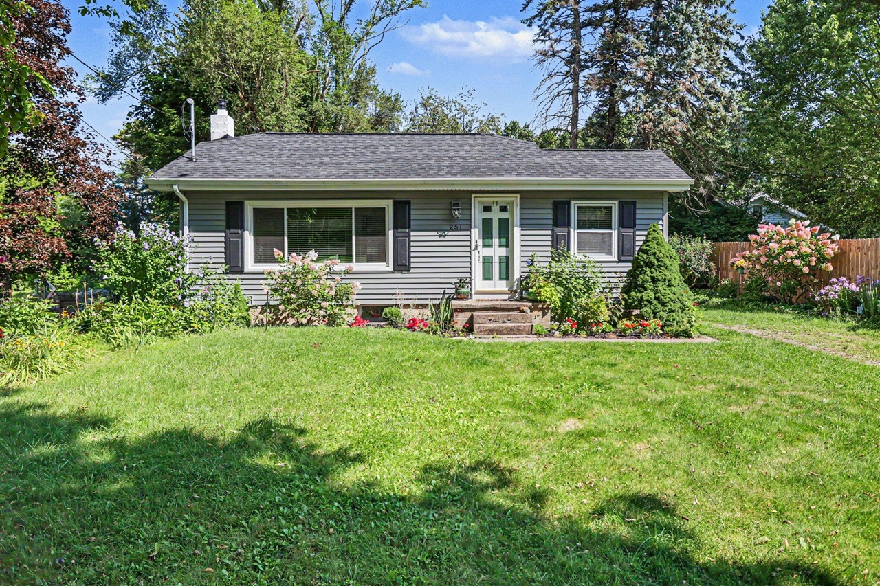 1st image of 251 Curtis Ave, Battle Creek, MI 49017 | MLS# 70554617