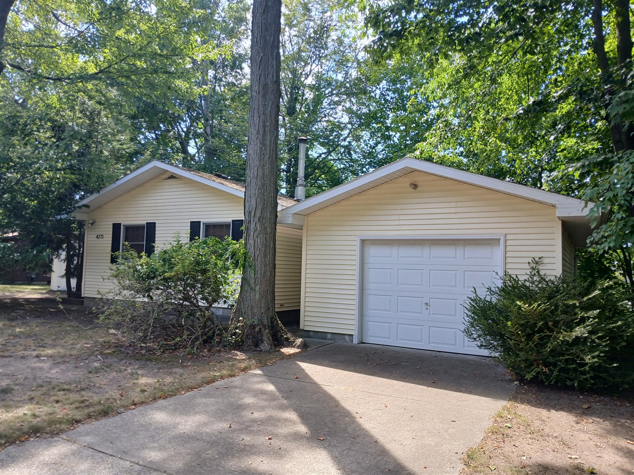 2nd image of 4771 N Ariel Ave, Ludington, MI 49431 | MLS# 70554618