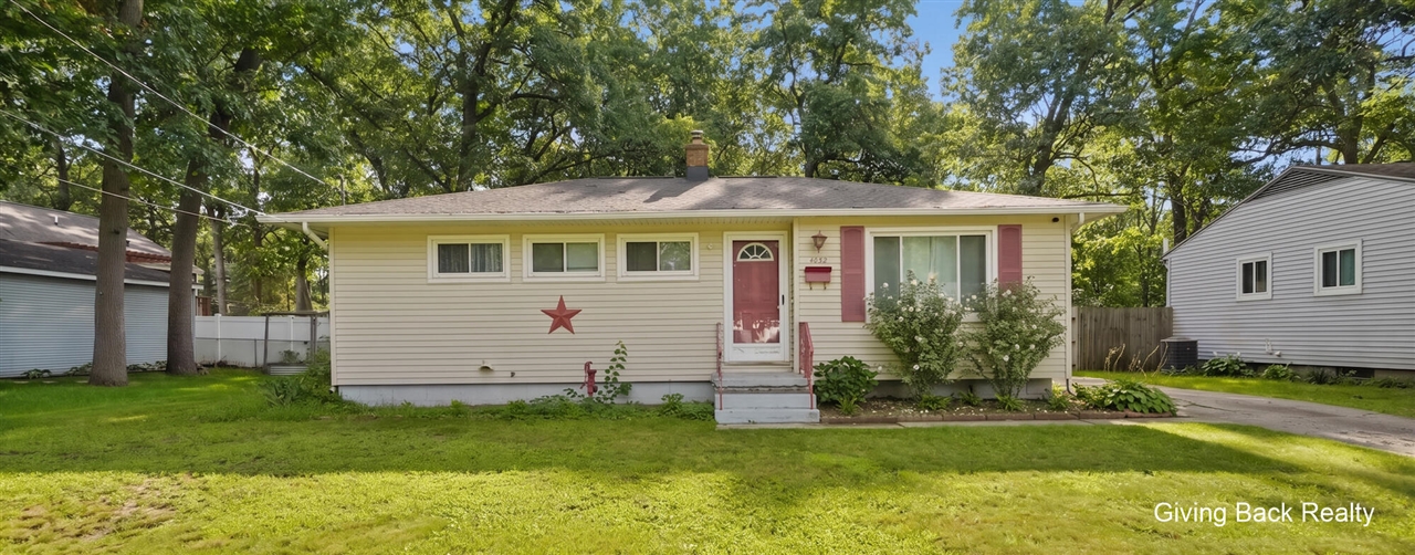 2nd image of 4032 Flamingo Ave, Wyoming, MI 49509 | MLS# 70554622
