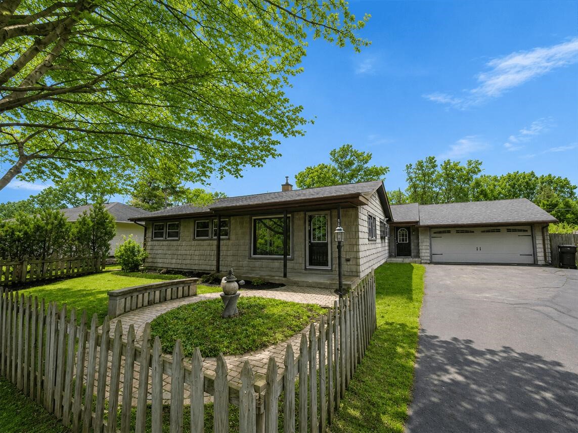 Photo 1 of Single family home for sale at 5480 Wellesley Dr, Jackson, MI 49201 | MLS# 70554627 | Listing updated on 2026-09-03