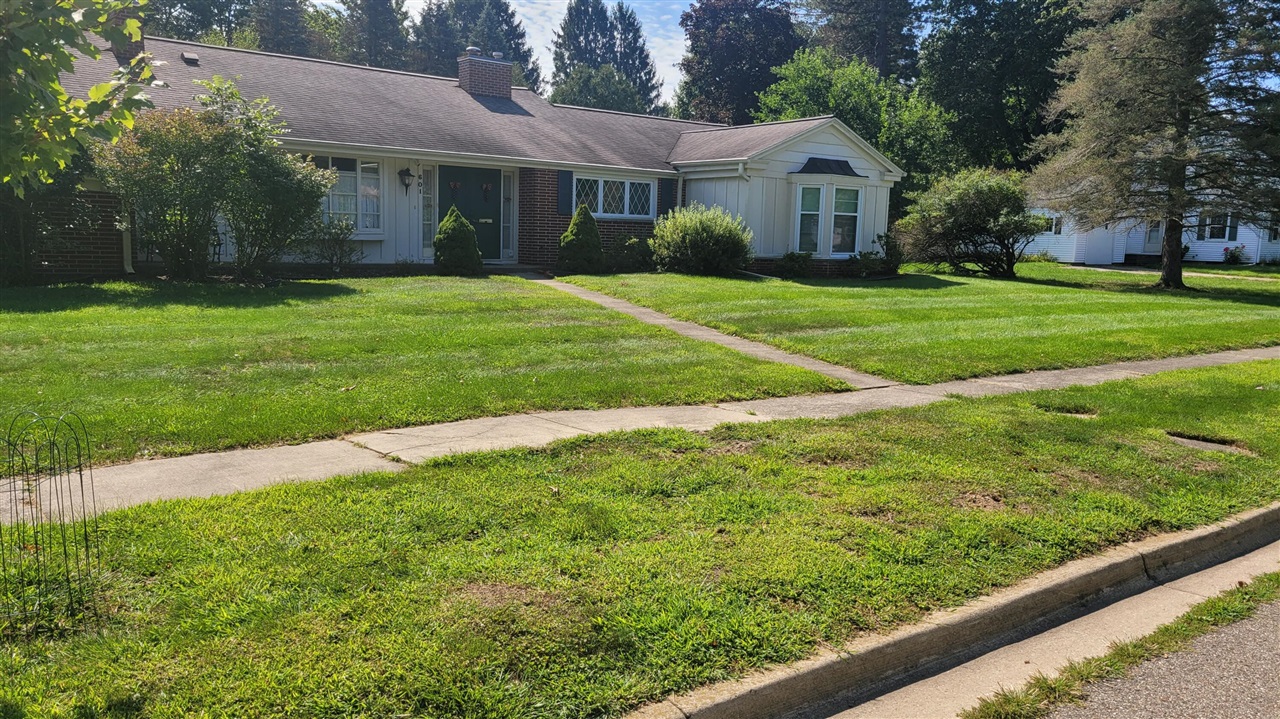1st image of 601 Se Manor Dr, Albion, MI 49224 | MLS# 70554631