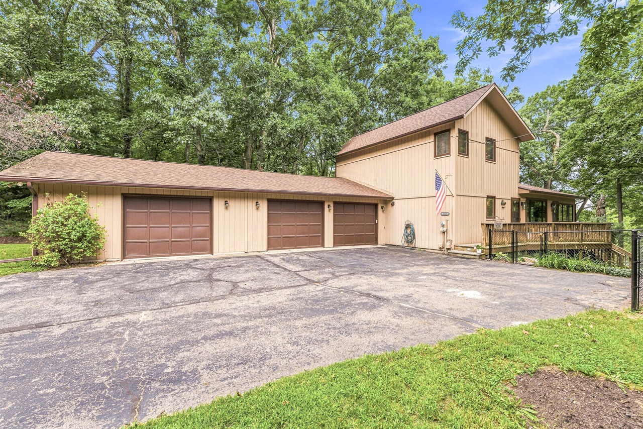 Photo 2 of Single family home for sale at 11008 Corey Lake Rd, Three Rivers, MI 49093 | MLS# 70554634 | Listing updated on 2026-09-26